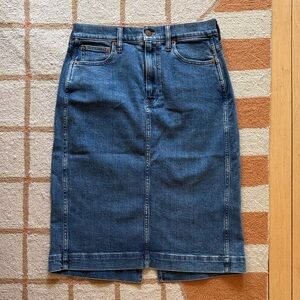 BRAND NEW J. Crew denim pencil skirt in size 2